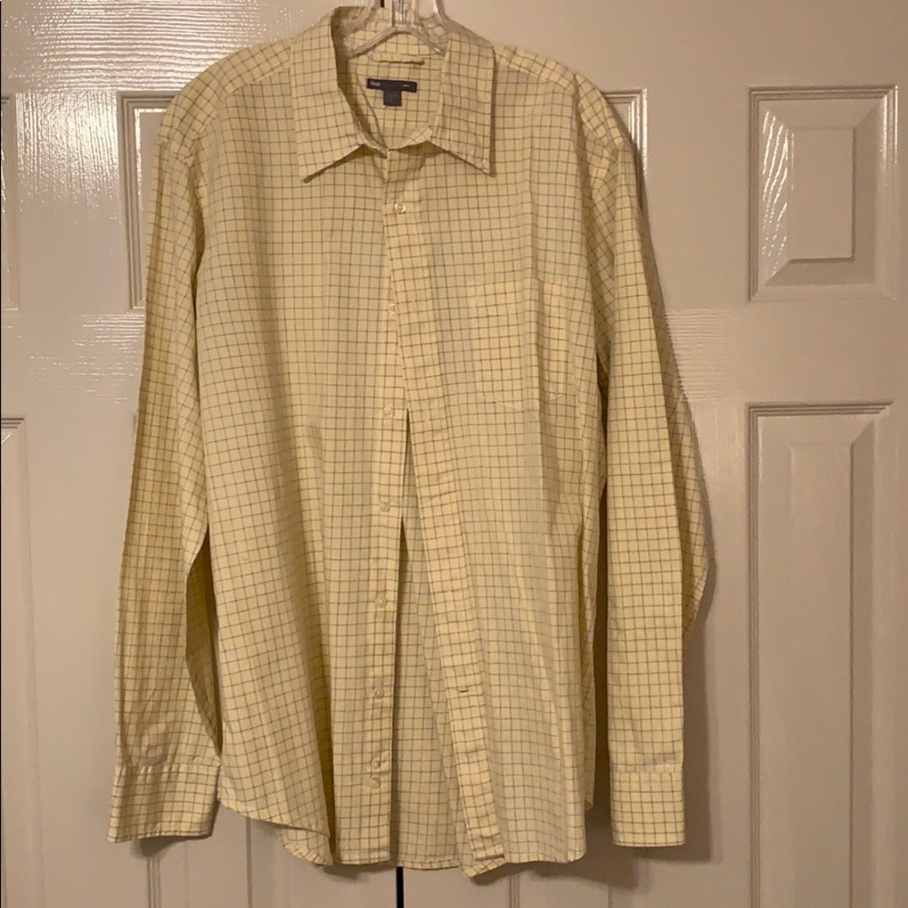 Gap men’s button down shirt.